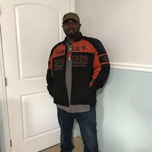 Meet your Posher, Alton